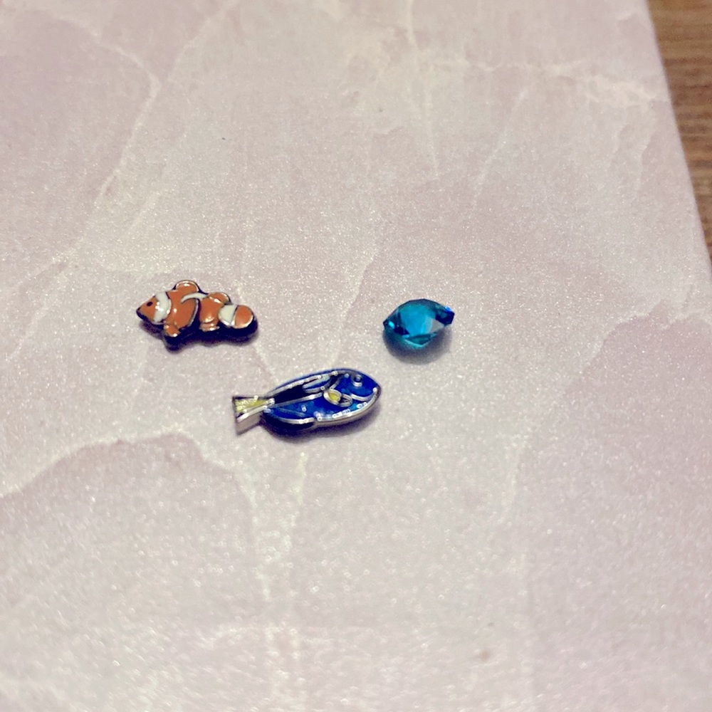 Fish and jewel